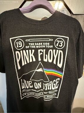 Pink Floyd Black Tee with White Print and Rainbow Prism size Large GUC
